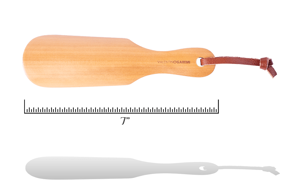 Shoehorn Classic Design with String - Willow Wood by Valentino Garemi