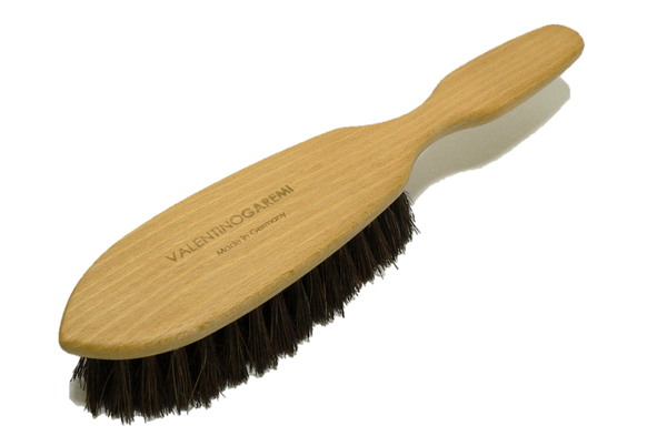 madagascar_rough_bristle_cleaning_brush_valentino_garemi-min_4687b240-a8d1-4d05-969a-5ee8d5435123.png